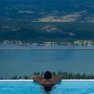 Meet your Posher, Farinah